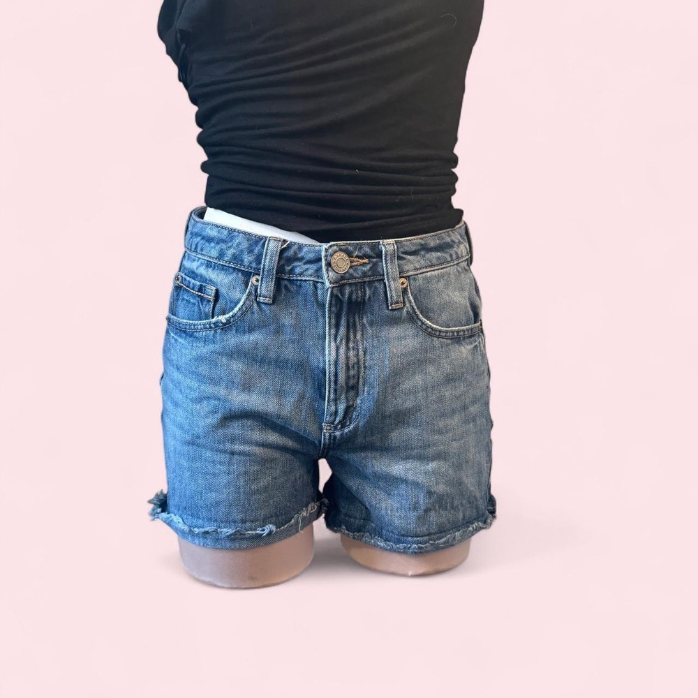 Vintage Garage medium wash denim shorts
